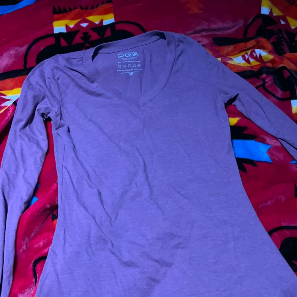 Long-sleeve v-neck